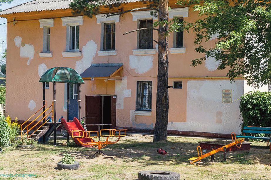 U selu ne samo sela / ladanjske kuće, već i takve stambene kuće
