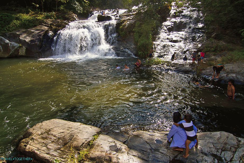 Na samom vrhu vodopada Khlong Nam Lai