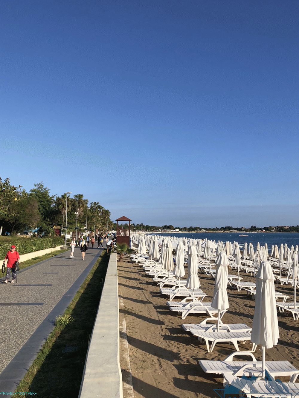 Plaža i šetnica u Sideu, Turska