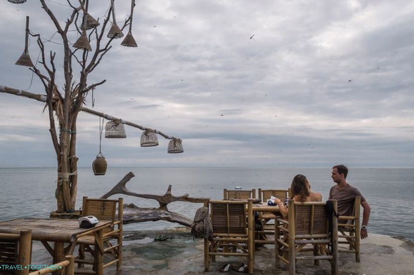 Koh Raham na Phanganu - autentični restoran morskog smeća