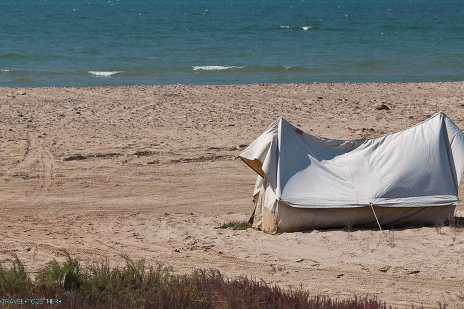 Šatori na plaži