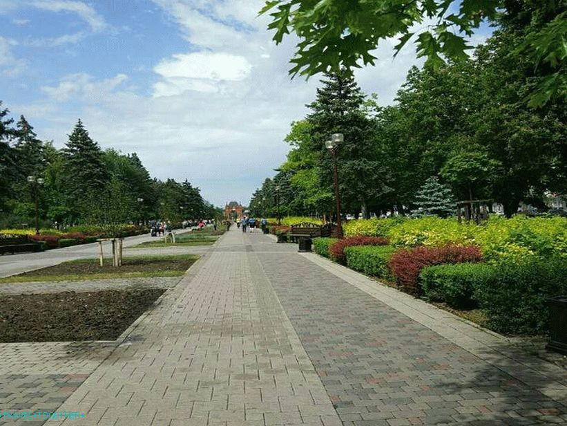 Alexandrovsky Boulevard. Fotografija - @vologdenia
