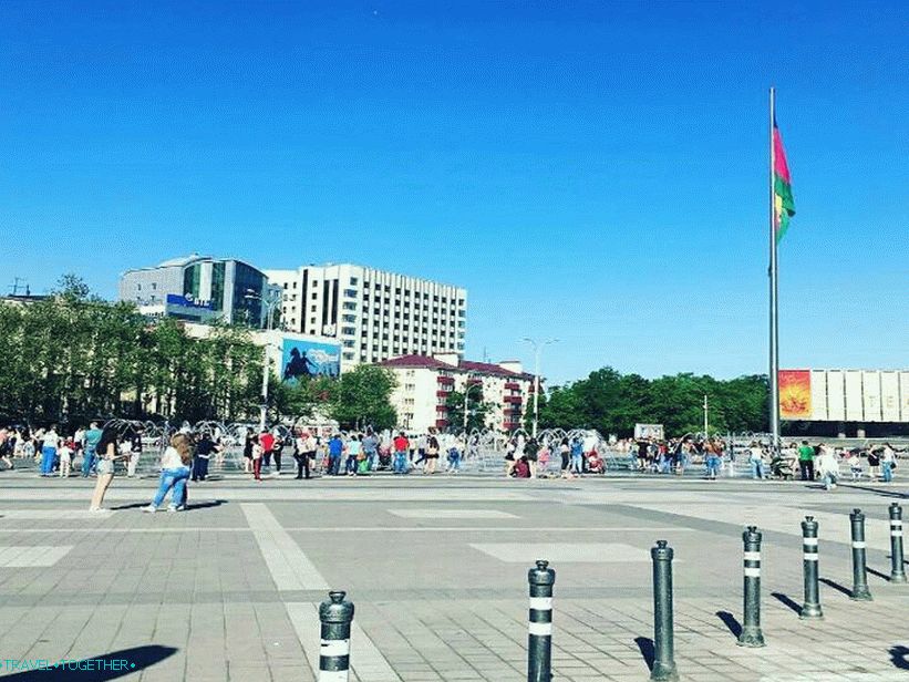 Kazališni trg. Fotografija - @lula_ms