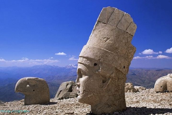 Turska, kipovi na vrhu turskih planina