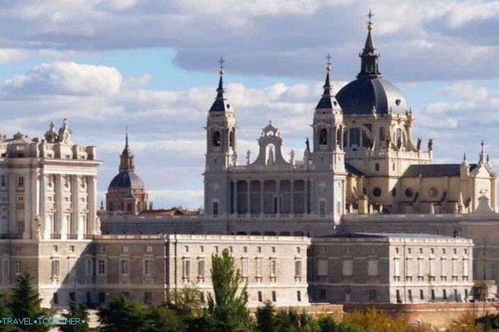 Španjolska, Kraljevska palača u Madridu