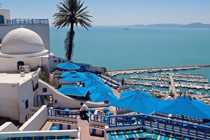 Tunis, Sidi Bou Said je oslikana u bijeloj i plavoj boji