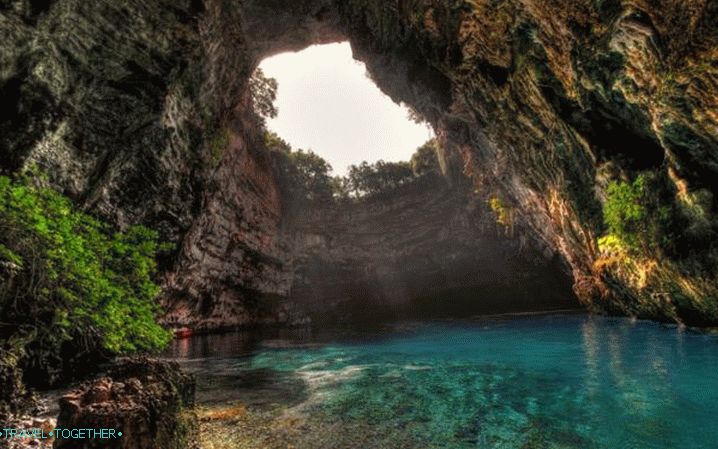 Grčka, pećinsko jezero Melissani