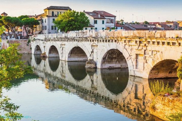 Rimini, Tiberiusov most, star više od 2000 godina