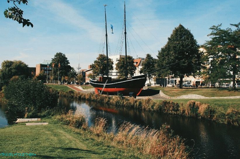 Hermine Ship