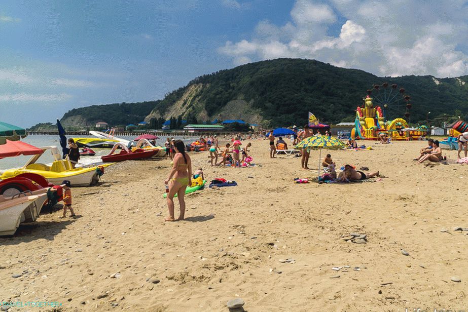 Središnja plaža u Lermontovu