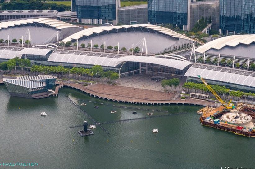 Laserski show u Singapuru u blizini zaljeva Marina - fontane, laseri i svjetlo