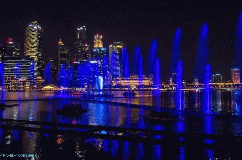 Laserski show u Singapuru u blizini zaljeva Marina - fontane, laseri i svjetlo