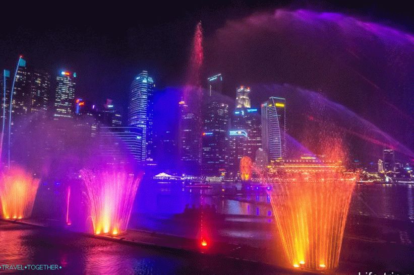 Laserski show u Singapuru u blizini zaljeva Marina - fontane, laseri i svjetlo
