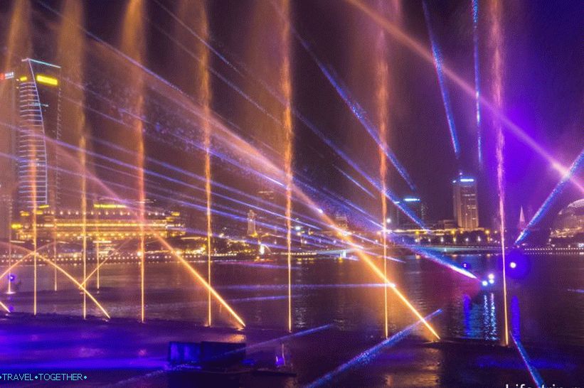 Laserski show u Singapuru u blizini zaljeva Marina - fontane, laseri i svjetlo