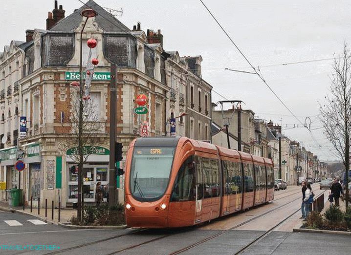 Tramvaj na ulicama Le Mansa