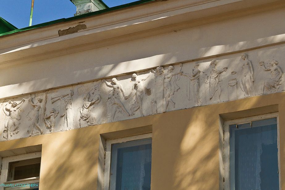 Fretwork na fasadi