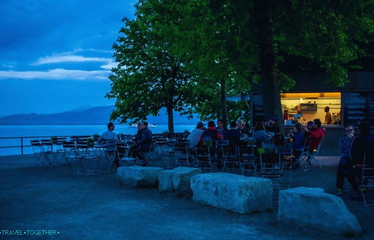 Kafić na obali jezera Constance u Lindauu