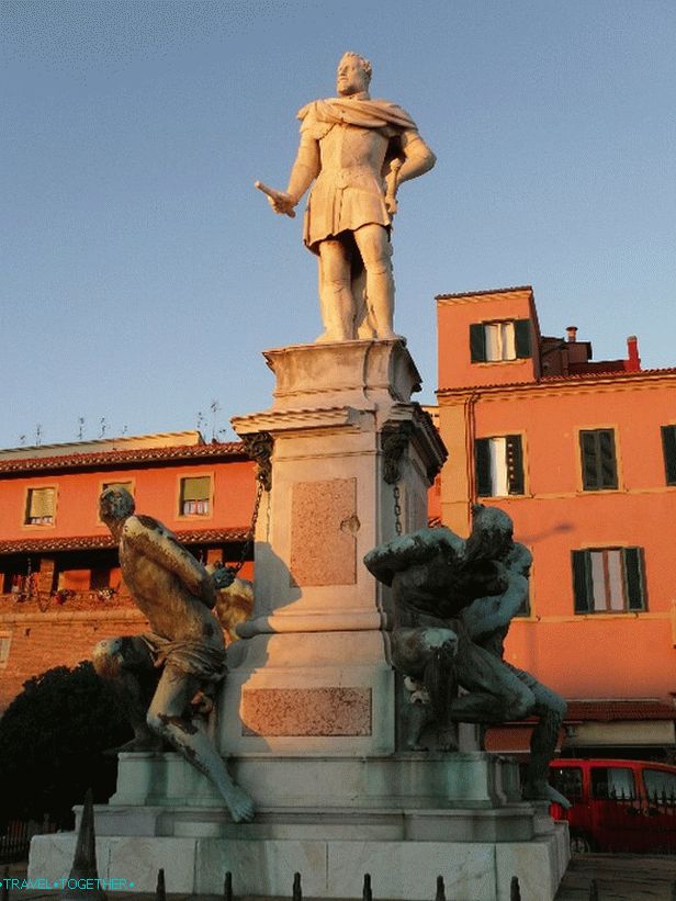 Spomenik na ulici Grande
