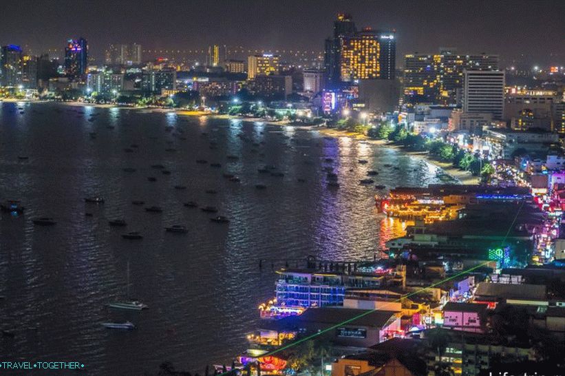 Pogled s palube na Pattaya