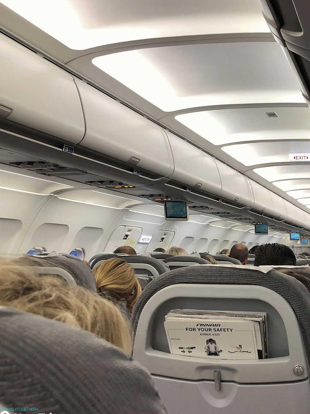 U avionu