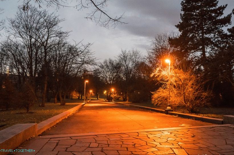 Metronom u Pragu - nešto čudno u vrtovima Lethecky
