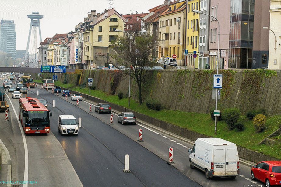 Ulica u Bratislavi, koja vodi do mosta DPR-a