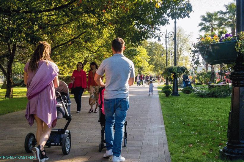 Navaginskaya ulica u Sočiju - prirodni lokalni Arbat