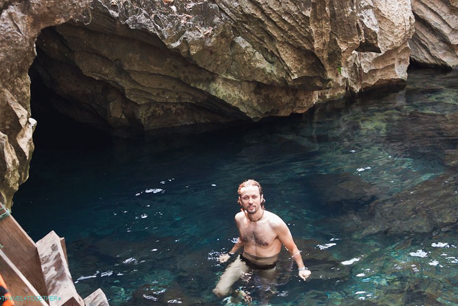 Laguna u blizini špilje Tham Chang