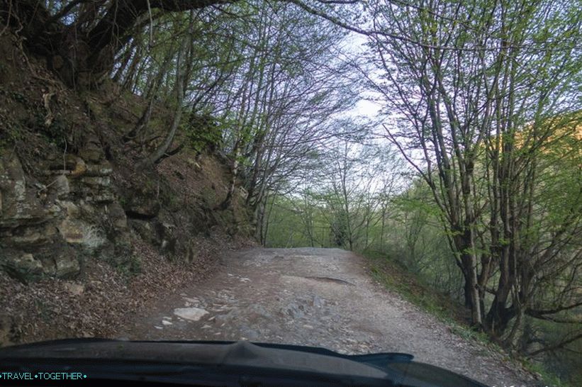 Orekhovsky vodopad u Sočiju - piknik u prirodi