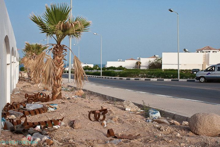 Smeće u Sharm el-Sheikhu. Egipat.