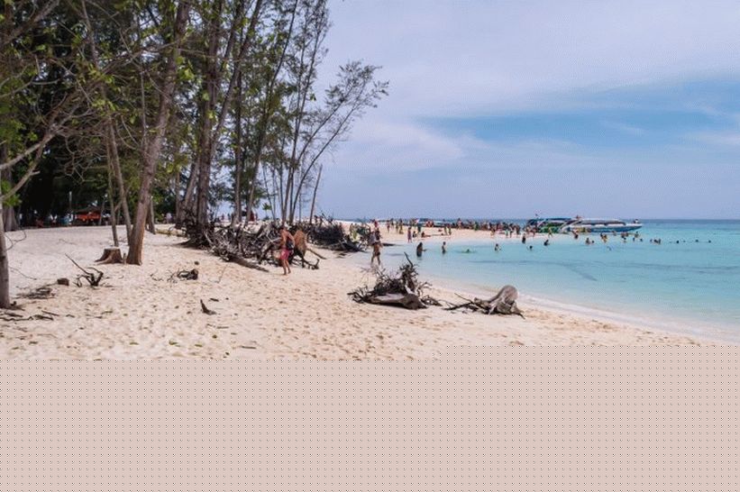 Desna strana Bambu plaže