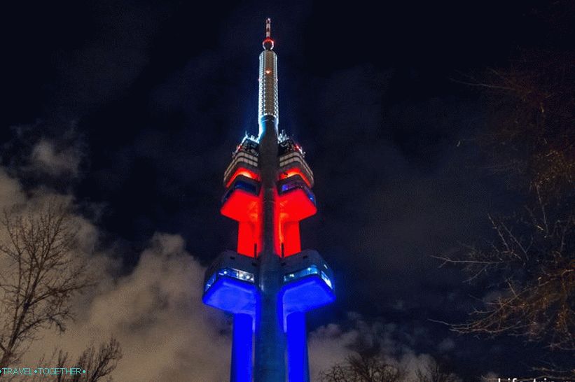Televizijski toranj koji se ne uklapa u arhitekturu Praga