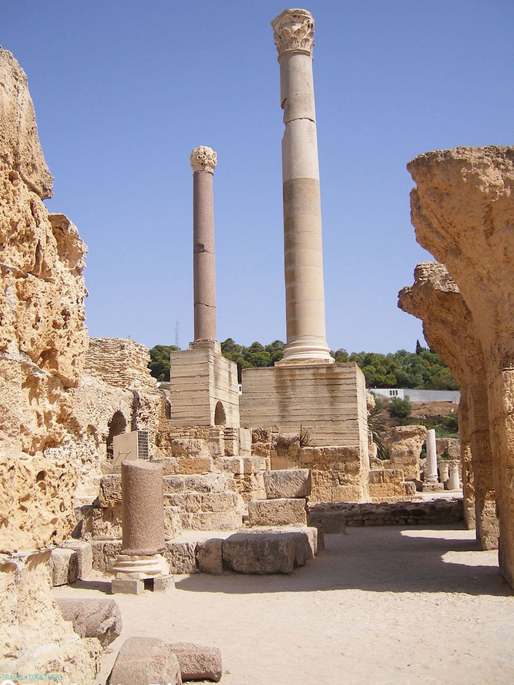 Tunis s djecom u rujnu