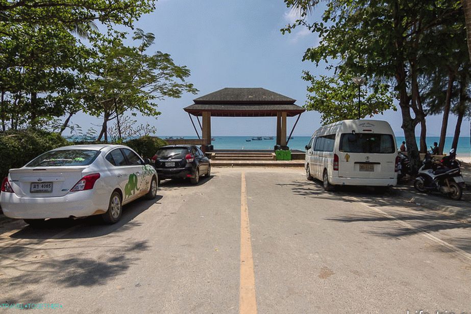 Plaža Klong Muang s lijeve strane, u blizini hotela Sheraton