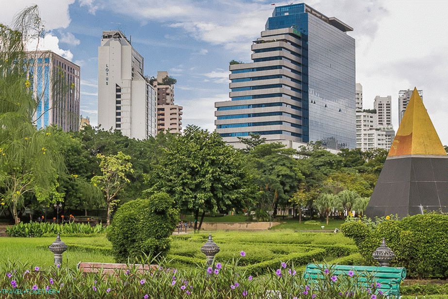 Park Benjasiri - oaza u metropoli