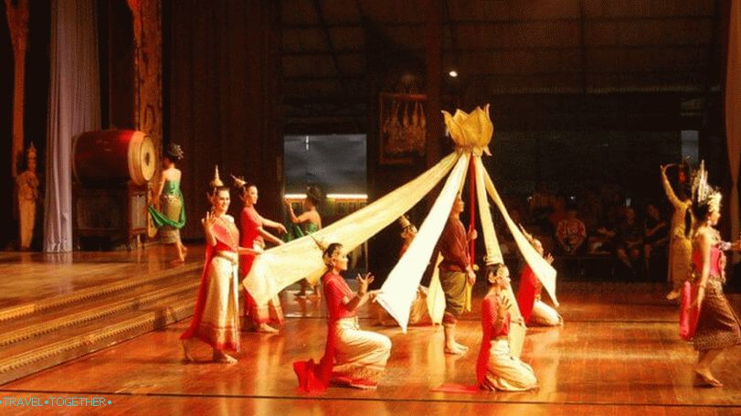 Tradicionalna predstava u parku Nong Nooch