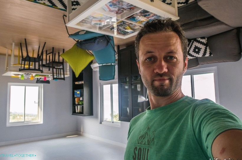 Invertirana kuća u Pattayi - atrakcija za djecu i selfimanove