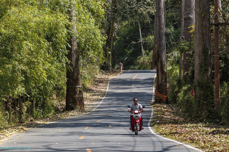 Cesta od autoceste do Chiang Dao je vrlo lijepa