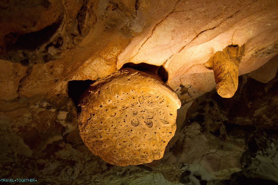 Stalaktitna osa - najstarije u pećini