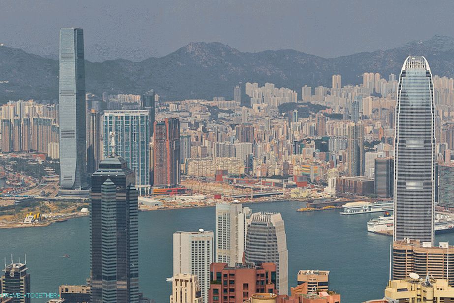 Pogled s vrha Victoria na Hong Kong