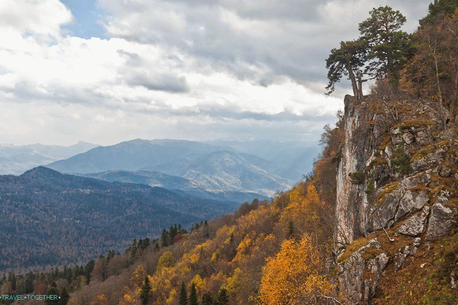 Pogled s planine Lagonaki na susjedstvo