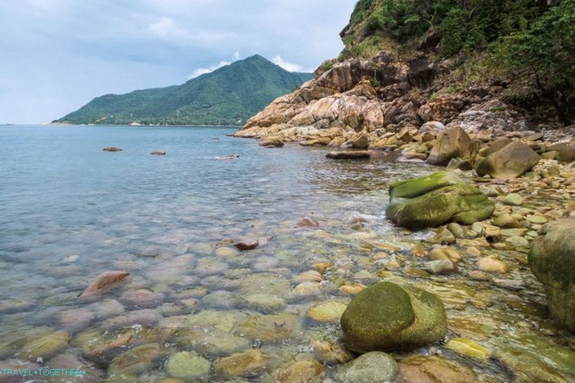 Plaža Ao Hin Ngam (Ao Hin Ngam) - obala slomljene kosti