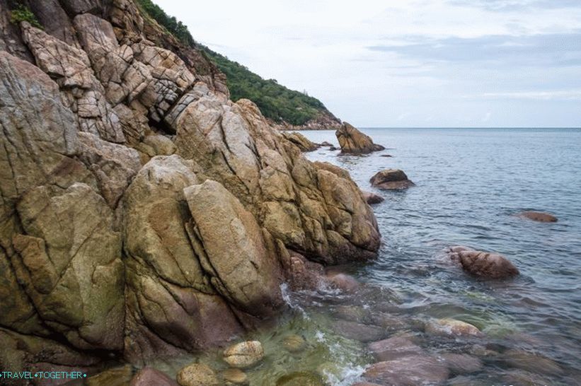 Plaža Ao Hin Ngam (Ao Hin Ngam) - obala slomljene kosti
