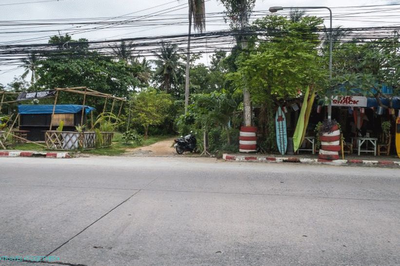 Plaža Ao Ban Thai - sjene nestaju u podne