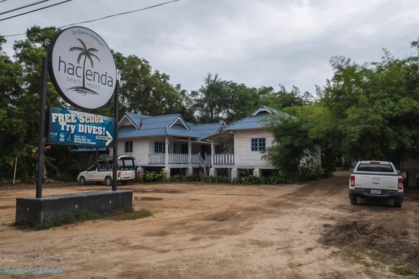 Plaža Ao Ban Thai - sjene nestaju u podne