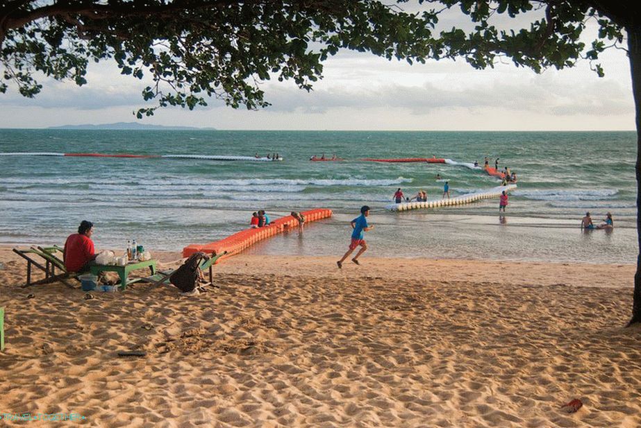 Plaža Jomtien - duga i popularna