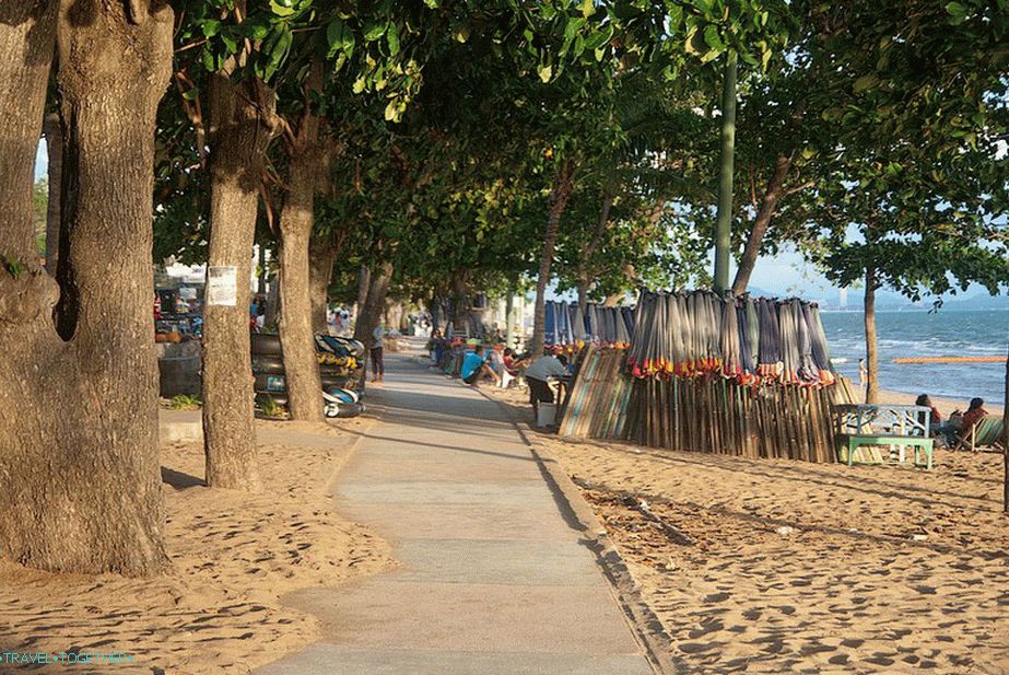 Plaža Jomtien - duga i popularna