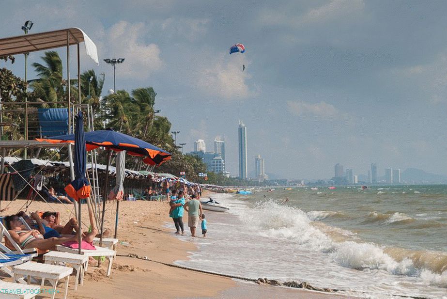 Plaža Jomtien - duga i popularna