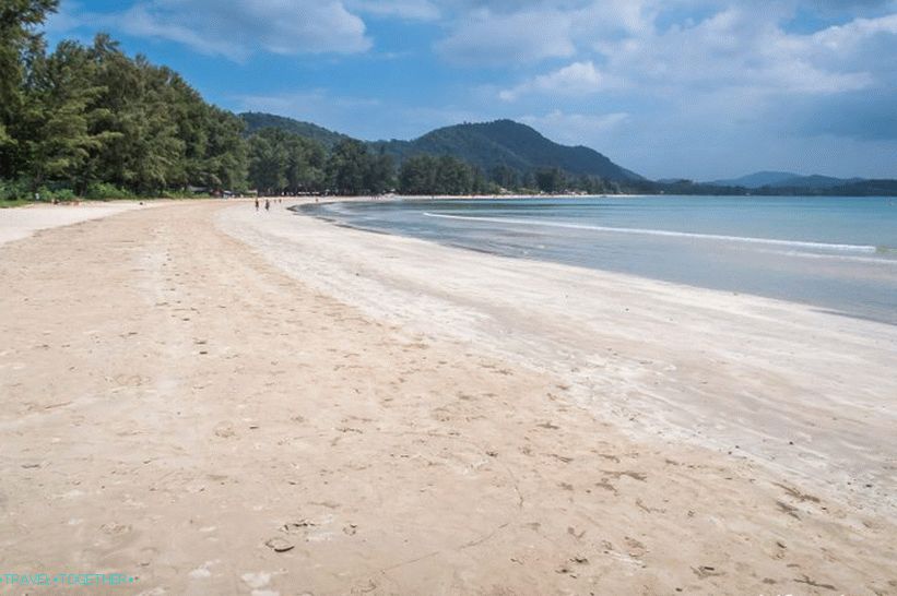 Desna strana plaže Klong Dao na Lanti