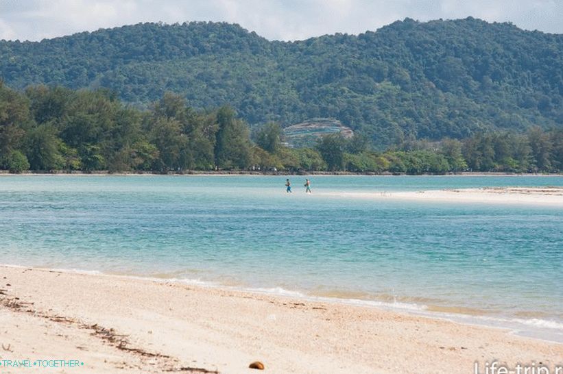 Pan Beach u Krabiu je duga i apsolutno divlja